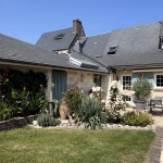Maison de village à La Cérlangue avec garage et terrain de 1100 m²