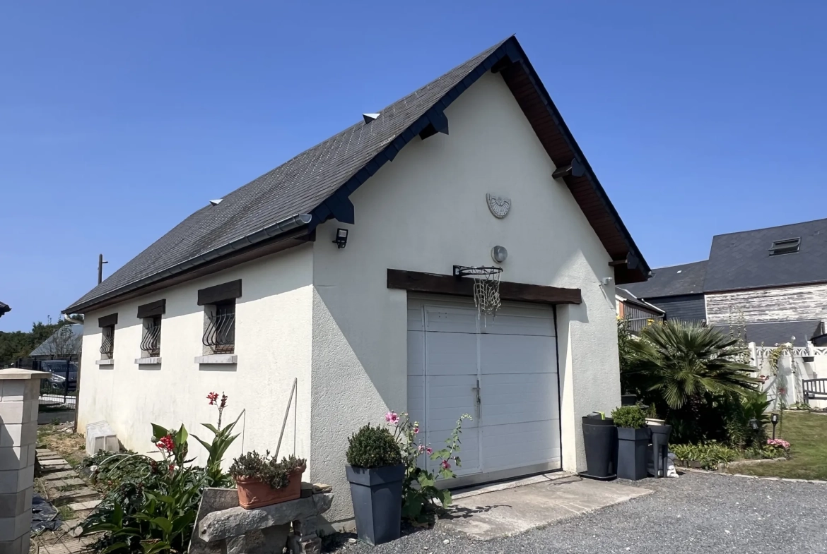 Maison de village à La Cérlangue avec garage et terrain de 1100 m² 
