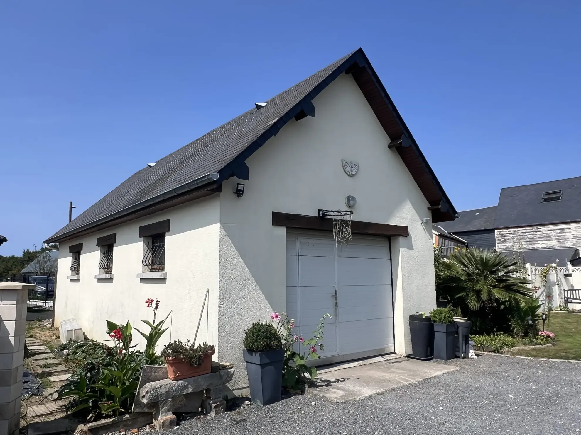 Maison de village à La Cérlangue avec garage et terrain de 1100 m² 