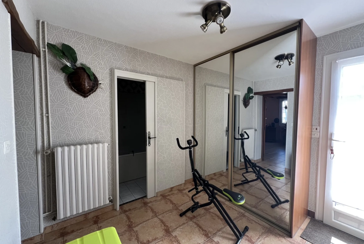 Maison de village à La Cérlangue avec garage et terrain de 1100 m² 
