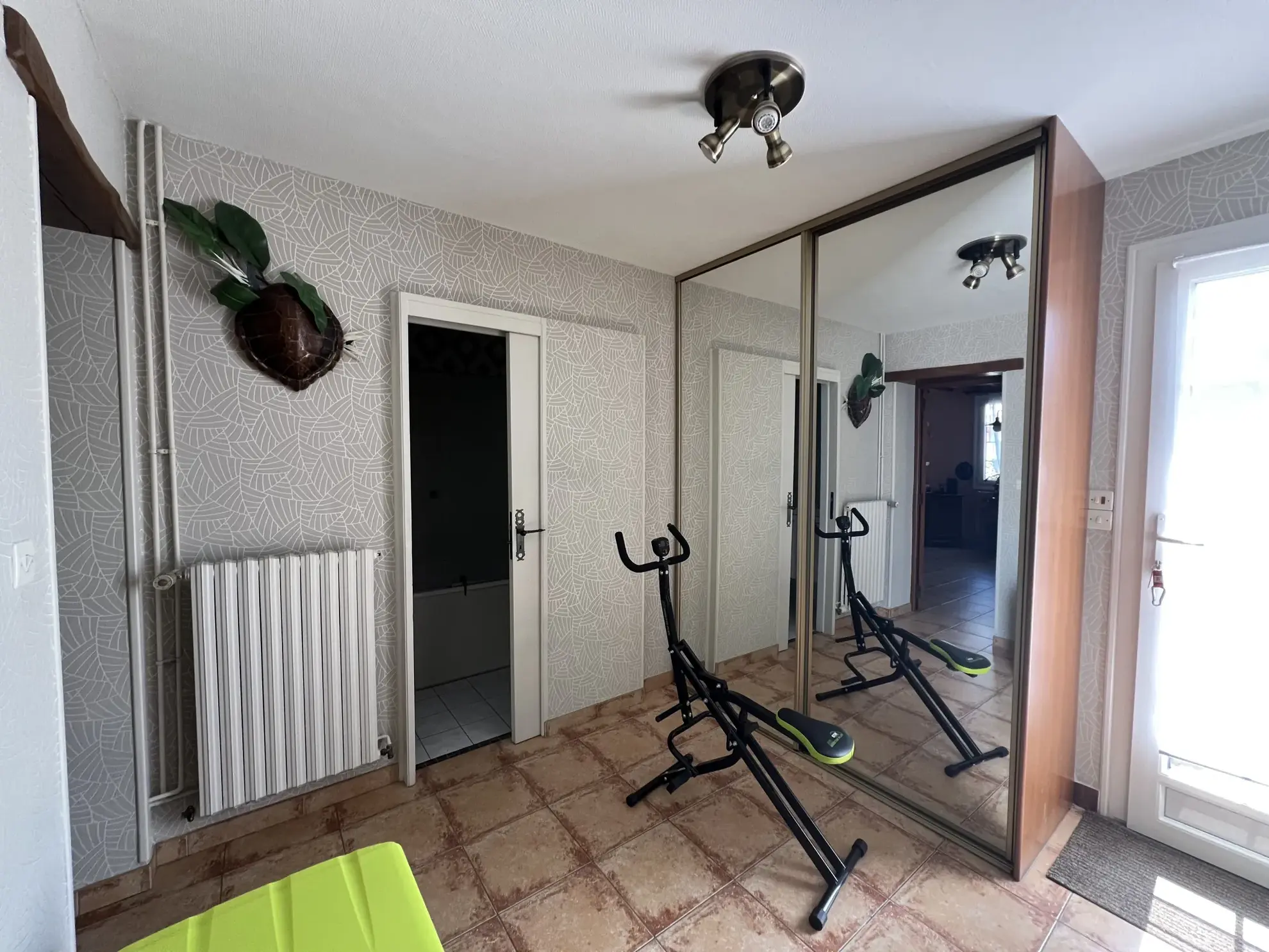 Maison de village à La Cérlangue avec garage et terrain de 1100 m² 