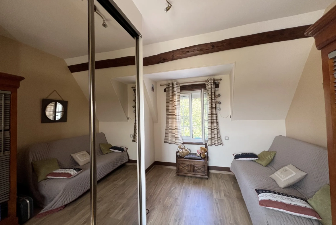 Maison de village à La Cérlangue avec garage et terrain de 1100 m² 