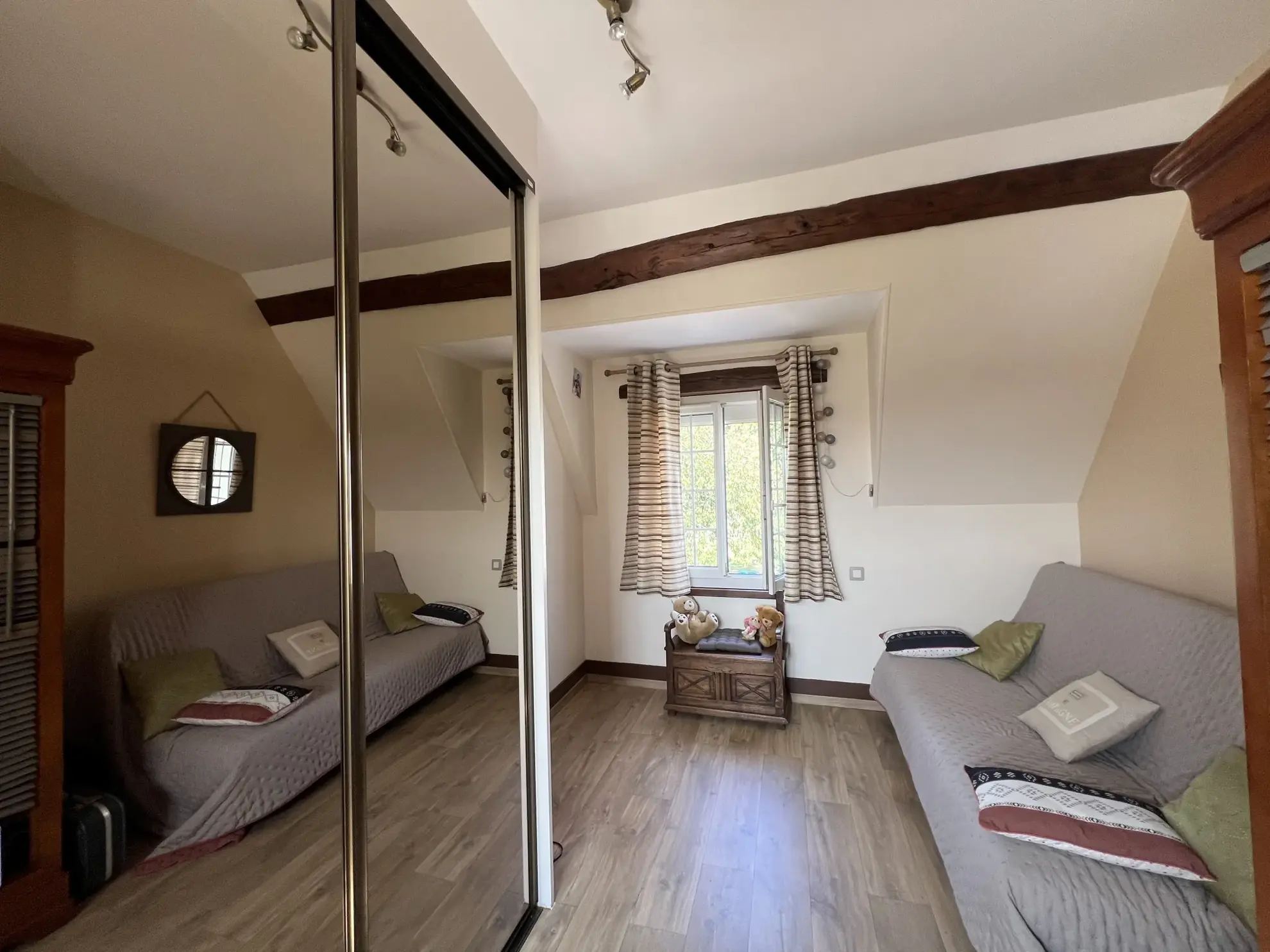 Maison de village à La Cérlangue avec garage et terrain de 1100 m² 