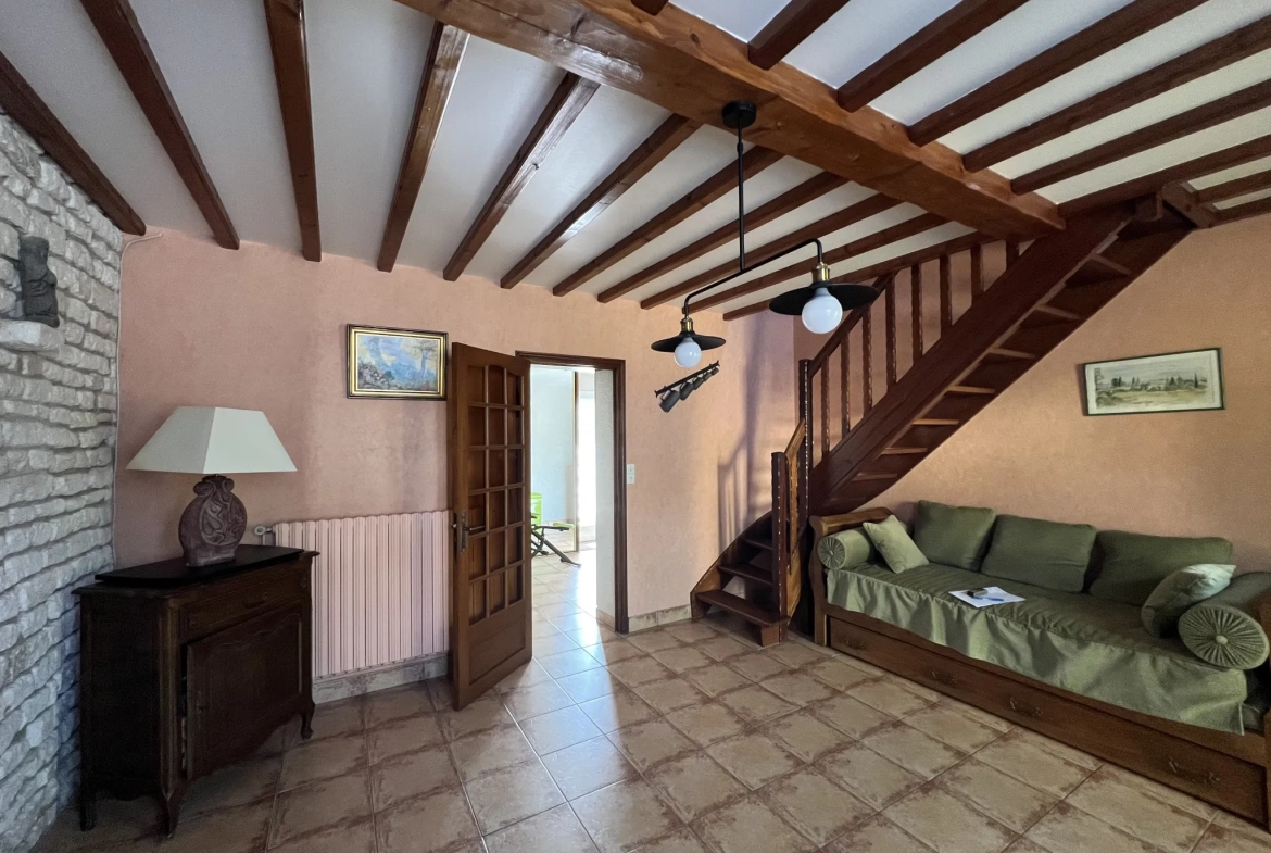 Maison de village à La Cérlangue avec garage et terrain de 1100 m² 