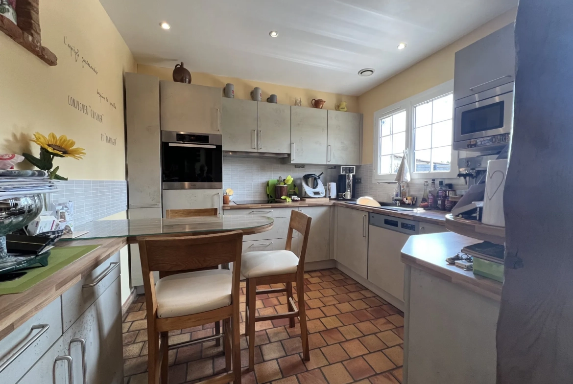 Maison de village à La Cérlangue avec garage et terrain de 1100 m² 