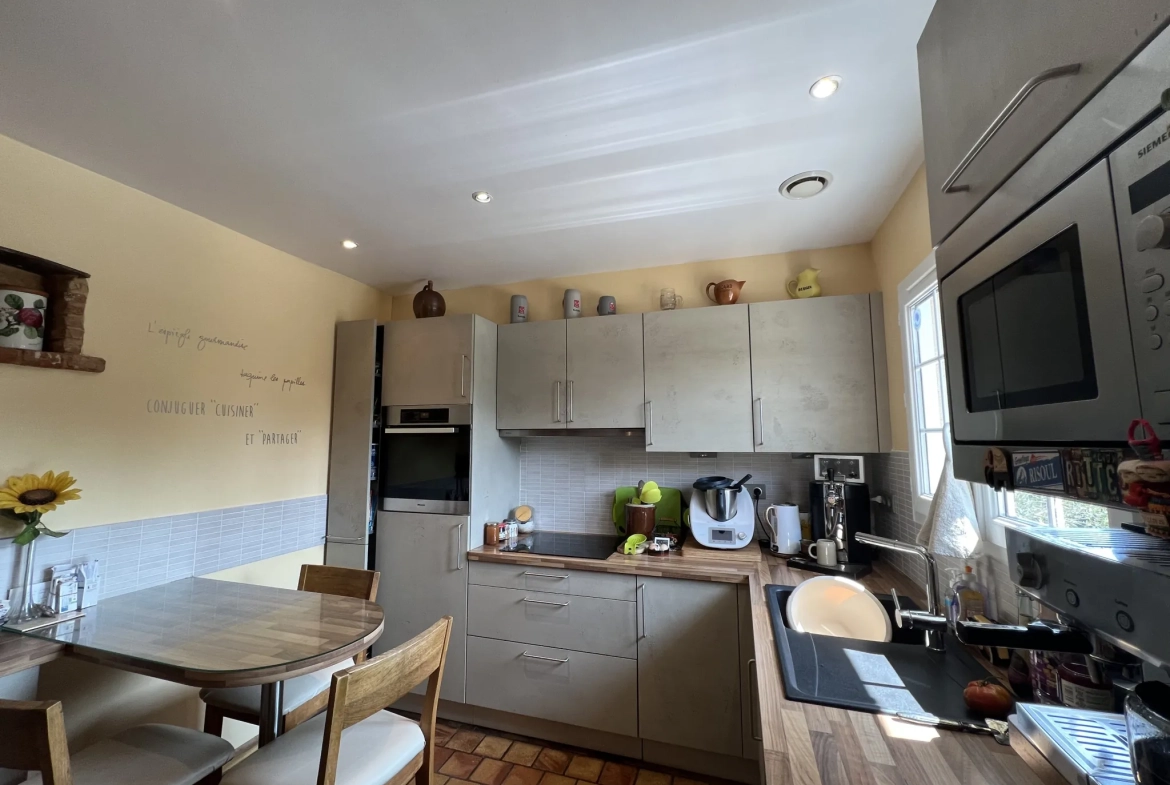 Maison de village à La Cérlangue avec garage et terrain de 1100 m² 