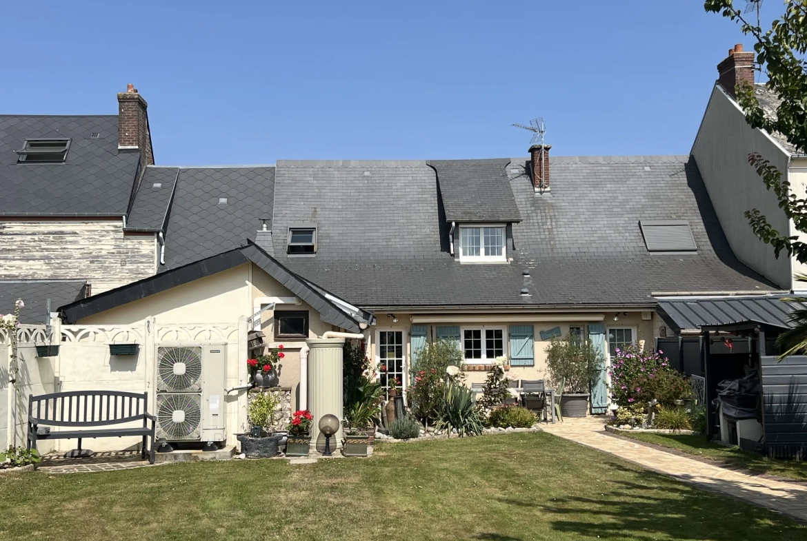 Maison de village à La Cérlangue avec garage et terrain de 1100 m² 