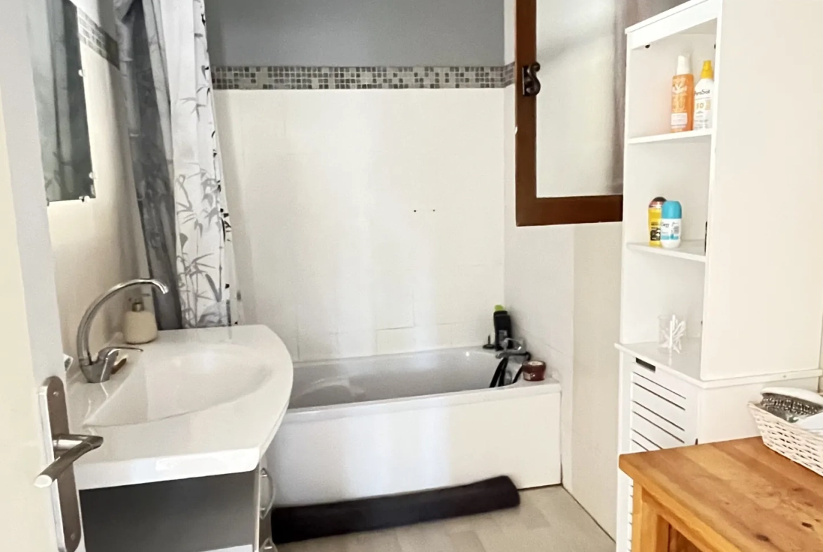 Villa de plain-pied avec jardin et garage à Saint-André-de-Sangonis 