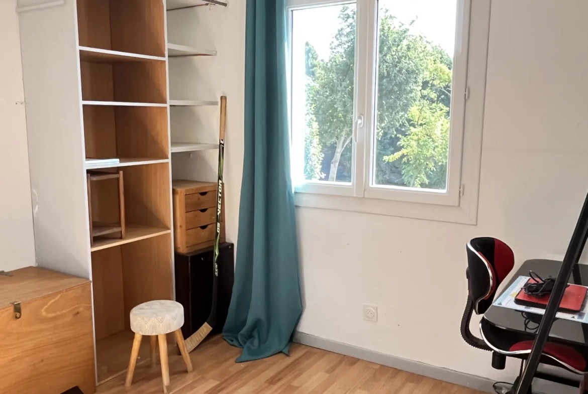 Villa de plain-pied avec jardin et garage à Saint-André-de-Sangonis 