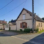 Ensemble immobilier à Saint-Piat avec deux maisons et jardin privé