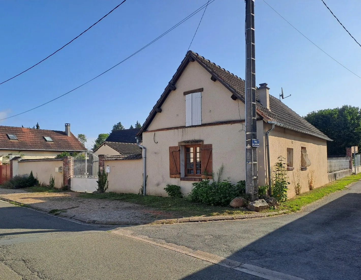 Ensemble immobilier à Saint-Piat avec deux maisons et jardin privé 