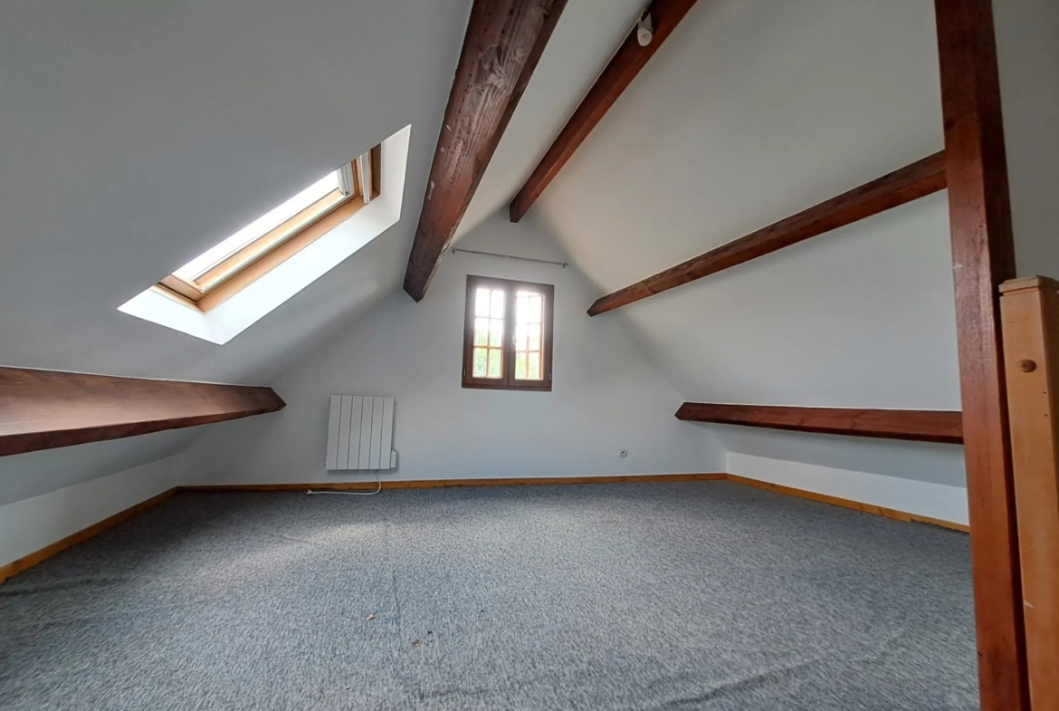 Ensemble immobilier à Saint-Piat avec deux maisons et jardin privé 
