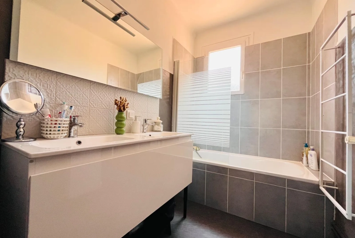 Appartement T4 rénové à Perpignan secteur Kennedy avec balcon et terrasse 