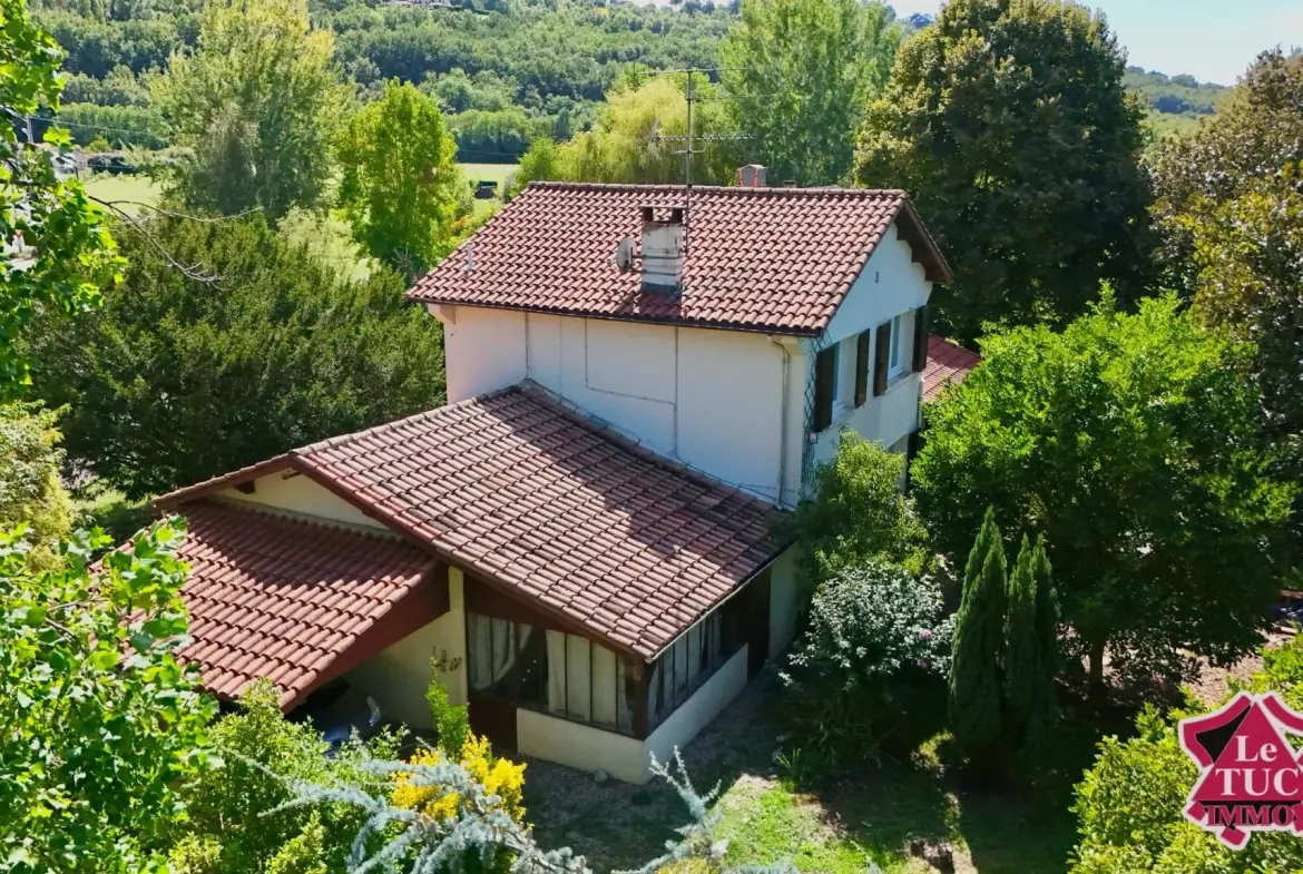 Maison 5 chambres avec vue sur la rivière à Penne d’Agenais 