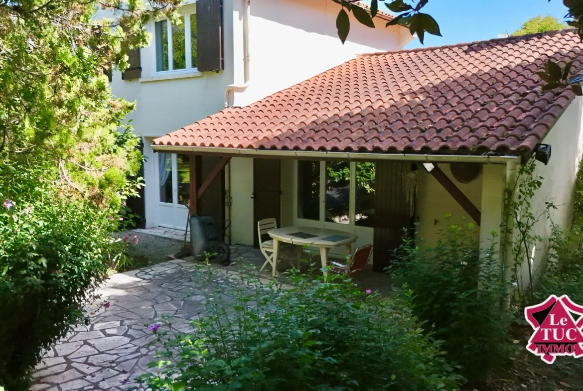 Maison 5 chambres avec vue sur la rivière à Penne d’Agenais 