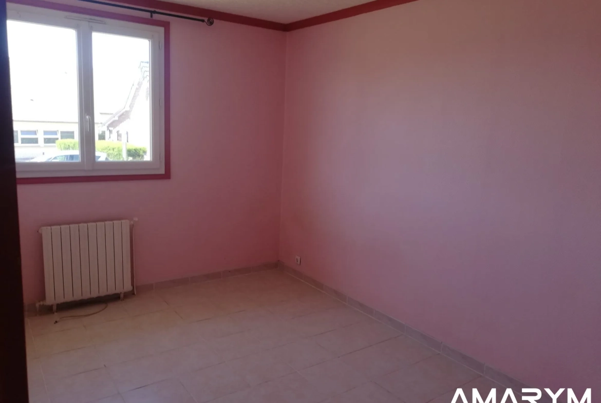 Charmante maison de plain-pied à Petit Caux avec jardin et commodités proches 