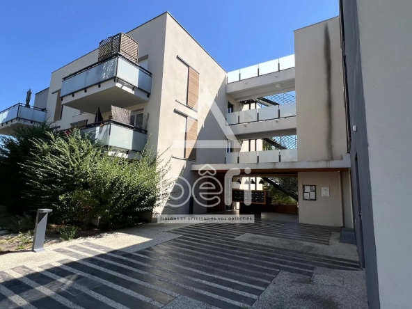 Appartement T2 à vendre à Sathonay-Camp - 41,5 m², balcon, parking, près de Lyon