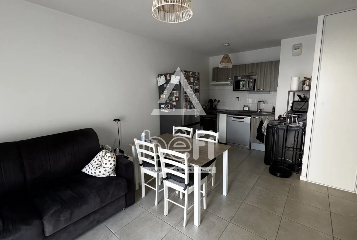 Appartement T2 à vendre à Sathonay-Camp - 41,5 m², balcon, parking, près de Lyon 