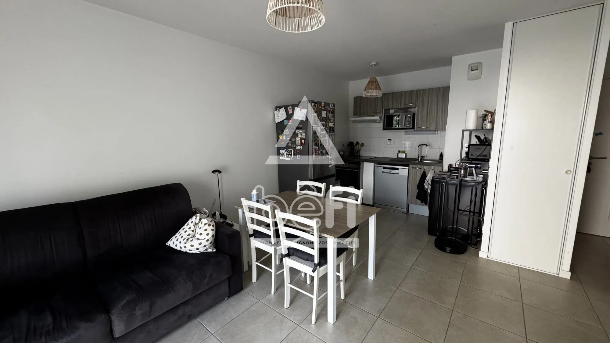 Appartement T2 à vendre à Sathonay-Camp - 41,5 m², balcon, parking, près de Lyon 