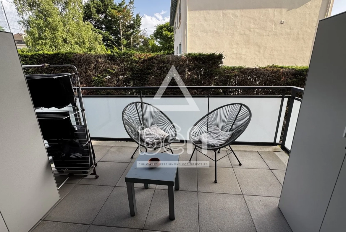 Appartement T2 à vendre à Sathonay-Camp - 41,5 m², balcon, parking, près de Lyon 