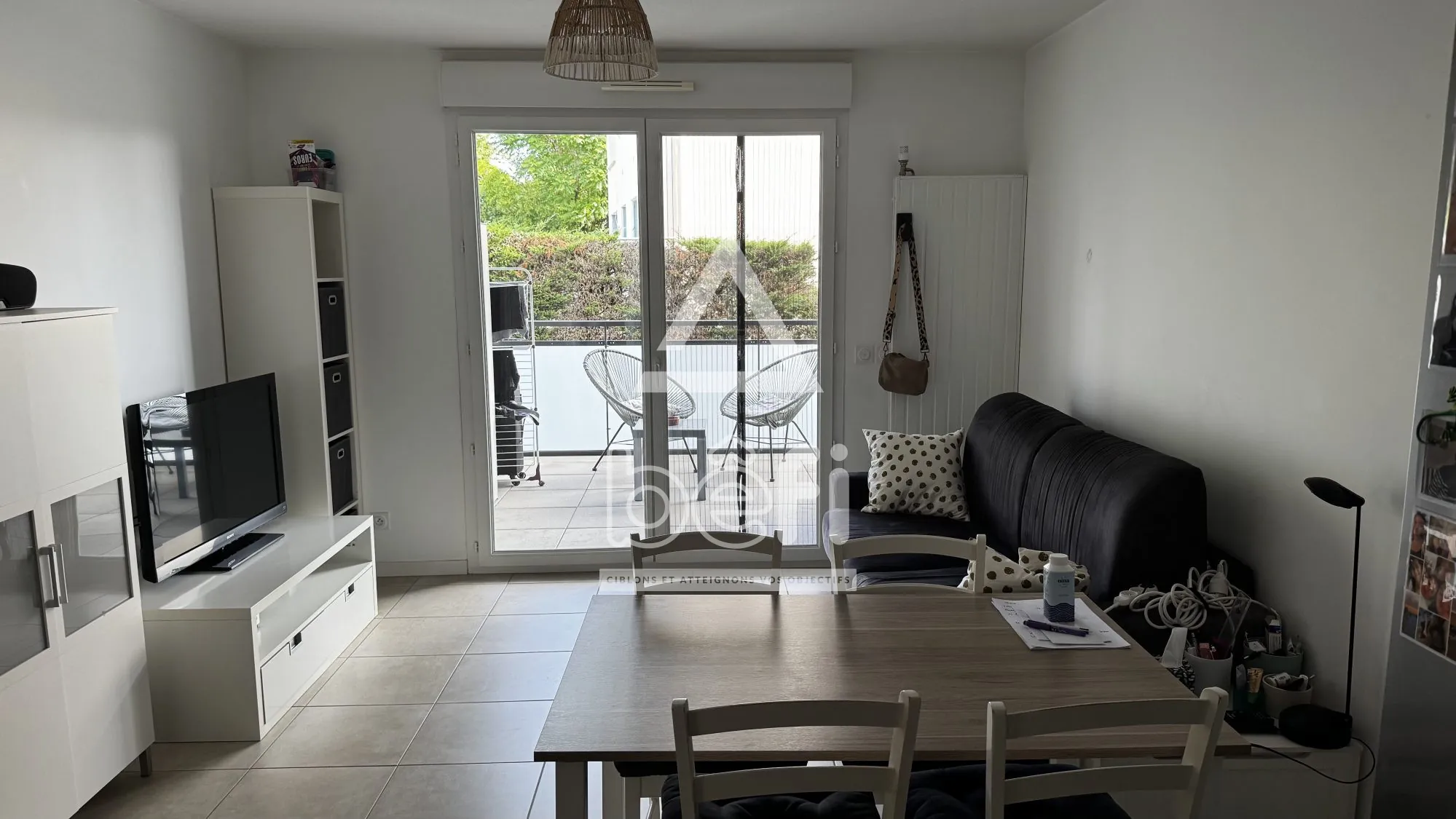 Appartement T2 à vendre à Sathonay-Camp - 41,5 m², balcon, parking, près de Lyon 