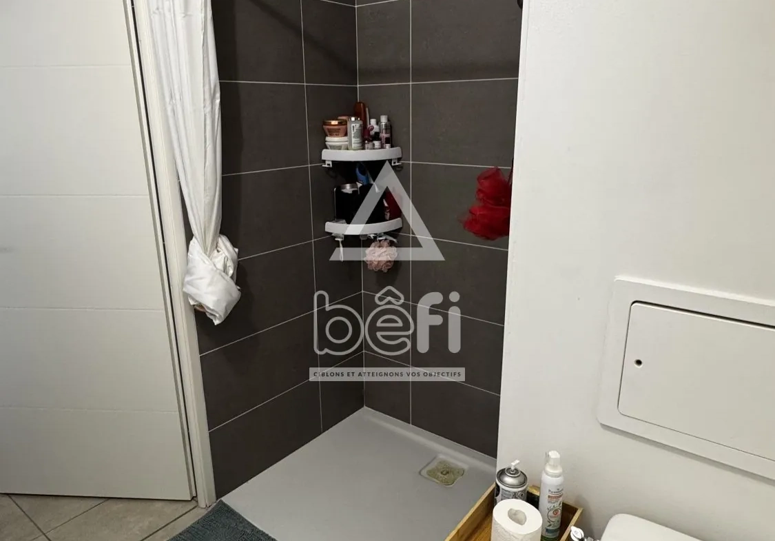 Appartement T2 à vendre à Sathonay-Camp - 41,5 m², balcon, parking, près de Lyon 