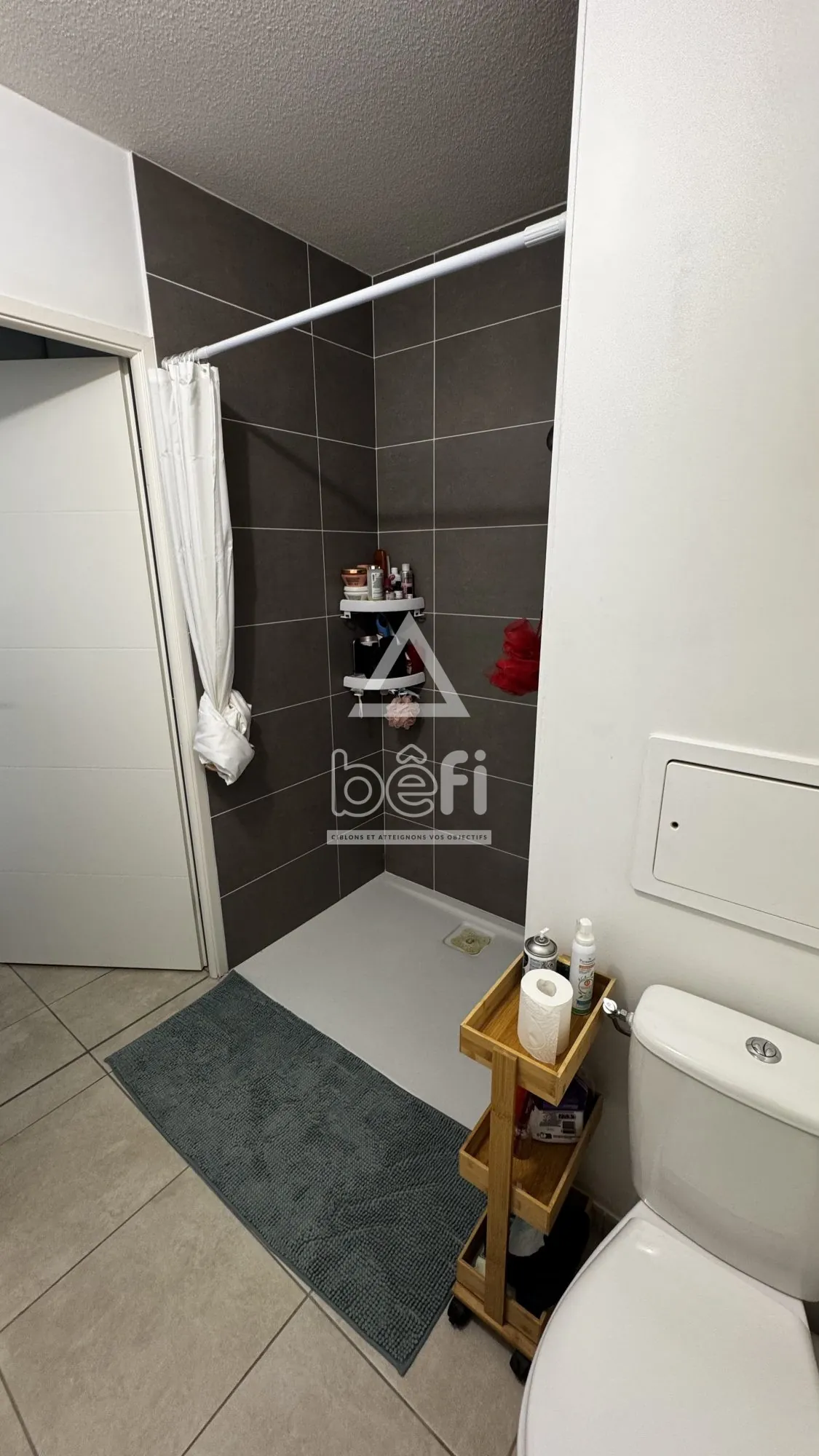 Appartement T2 à vendre à Sathonay-Camp - 41,5 m², balcon, parking, près de Lyon 