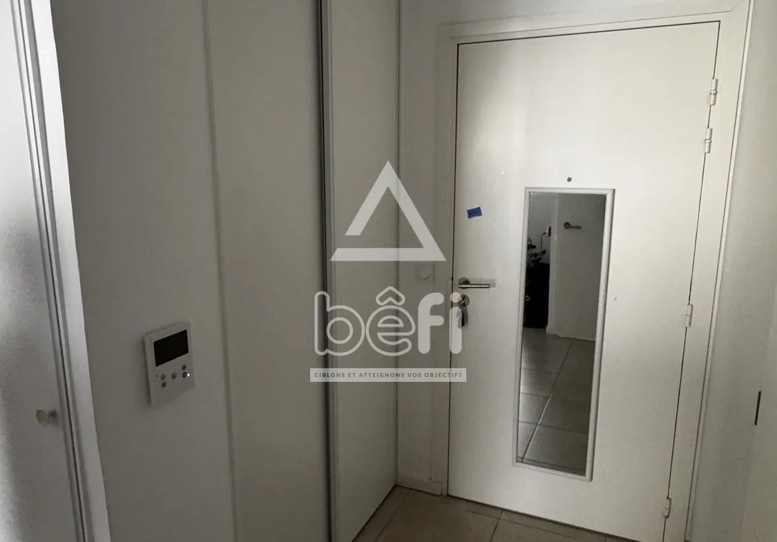 Appartement T2 à vendre à Sathonay-Camp - 41,5 m², balcon, parking, près de Lyon 