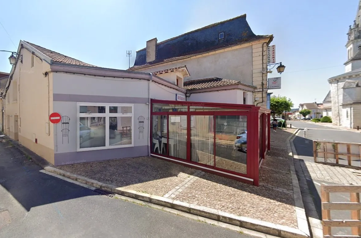 Immeuble à vendre à Neuvic, 3 lots loués - Investissement rentable en Dordogne 