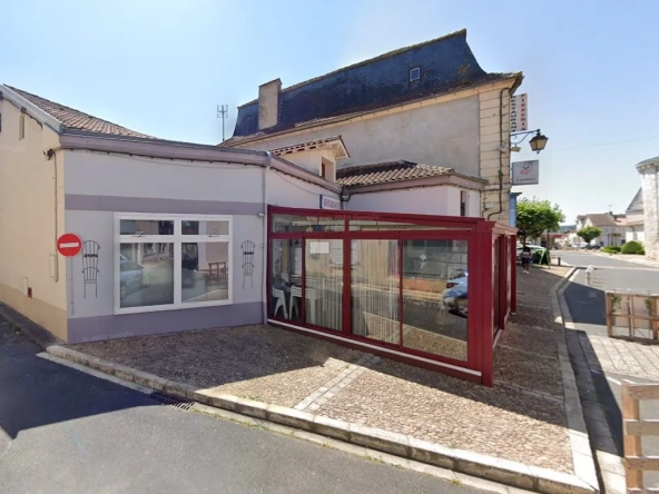 Immeuble à vendre à Neuvic, 3 lots loués - Investissement rentable en Dordogne