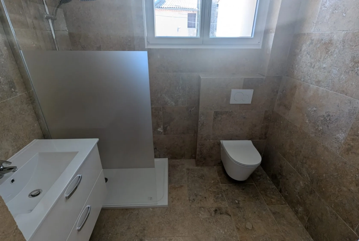 Maison de village rénovée avec balcon à Gonfaron - Centre-Var 