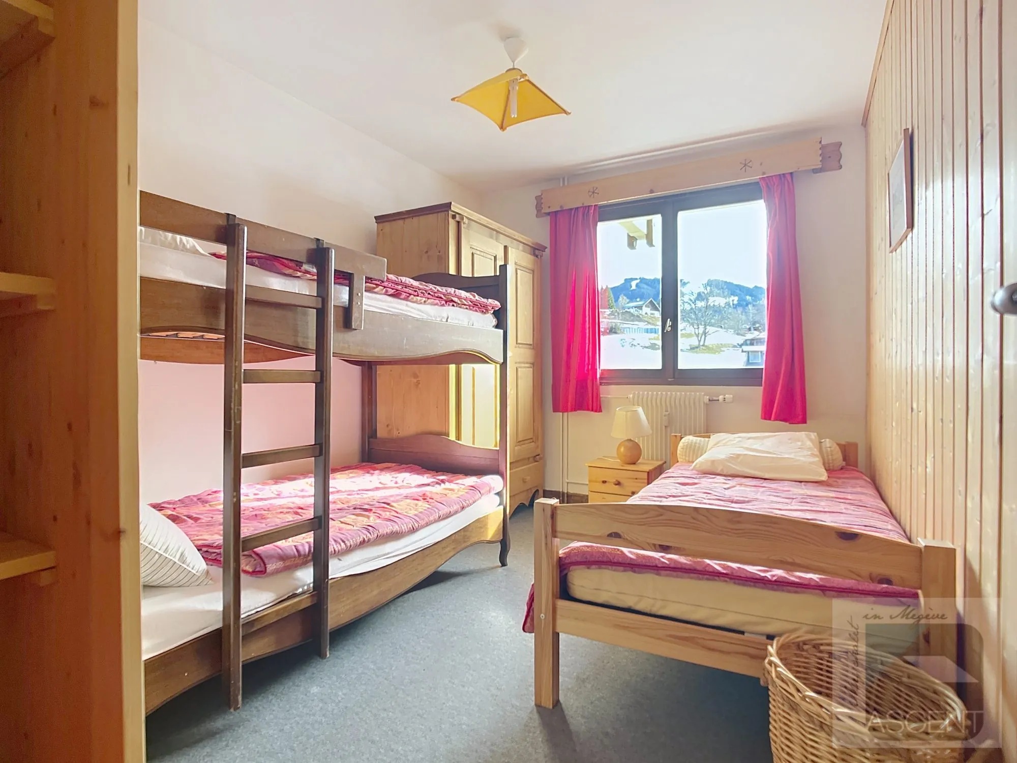 Appartement à vendre à Notre Dame de Bellecombe avec balcon et place de parking 