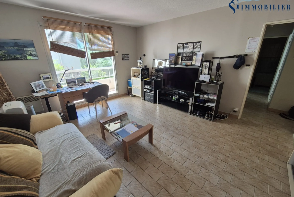 Appartement T2 en viager à Toulon avec balcon et parking – 46 m² 