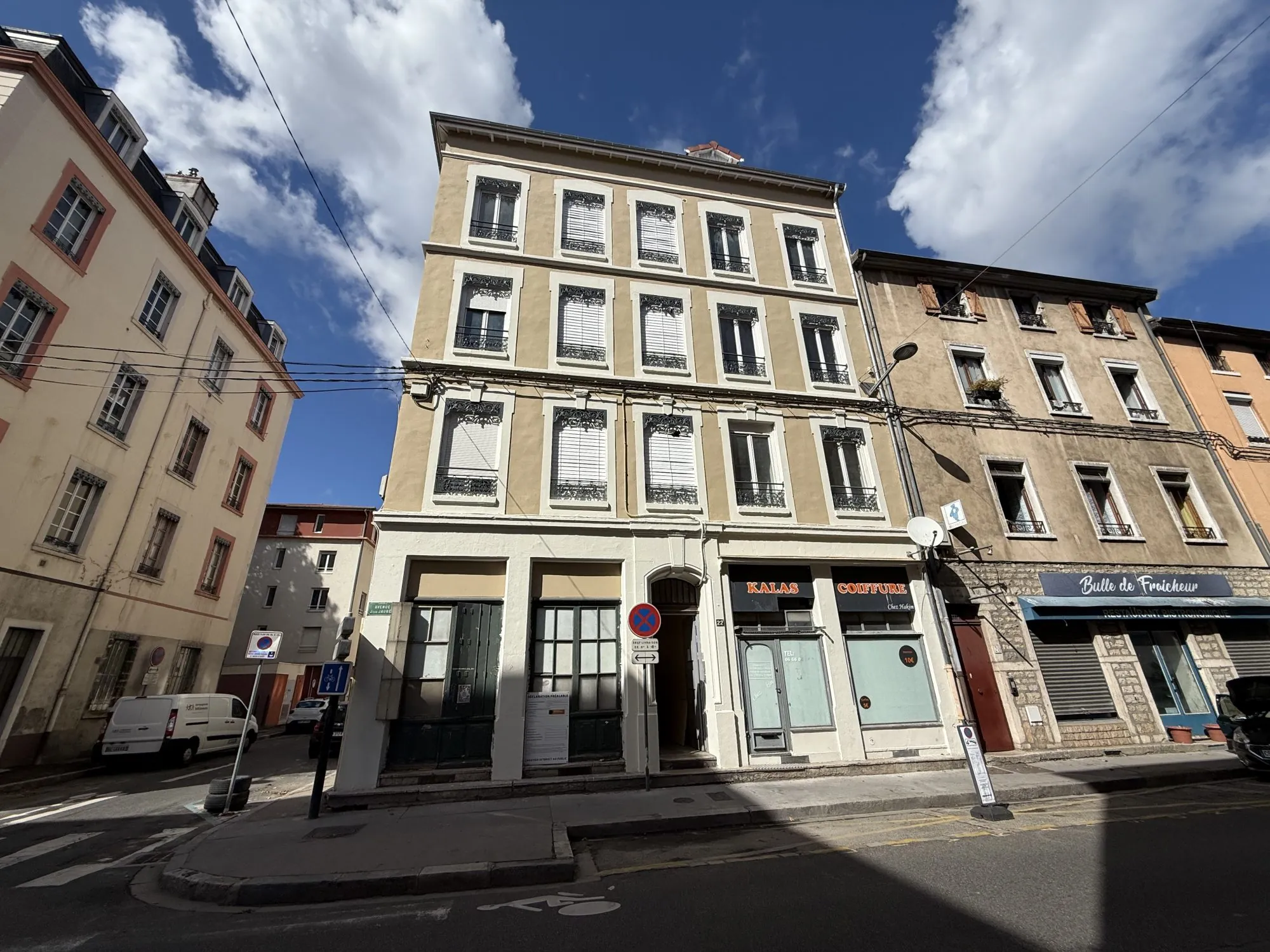 Studio de 27 m² à vendre à Oullins, résidence rénovée avec mezzanine 