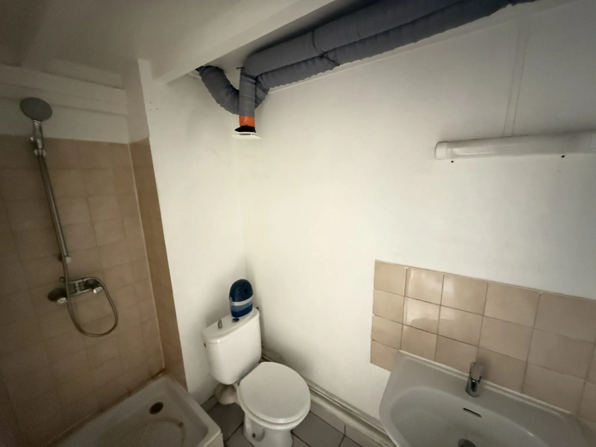 Studio de 27 m² à vendre à Oullins, résidence rénovée avec mezzanine 