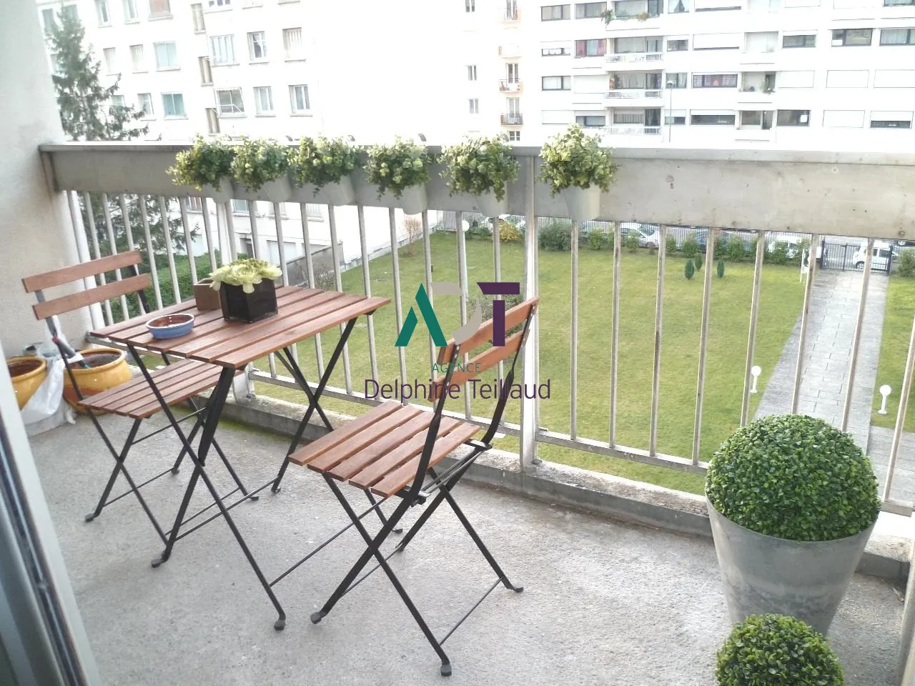 À vendre T2 meublé de 47 m² à Grenoble avec balcon et parking 