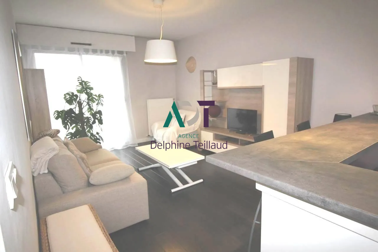 À vendre T2 meublé de 47 m² à Grenoble avec balcon et parking 