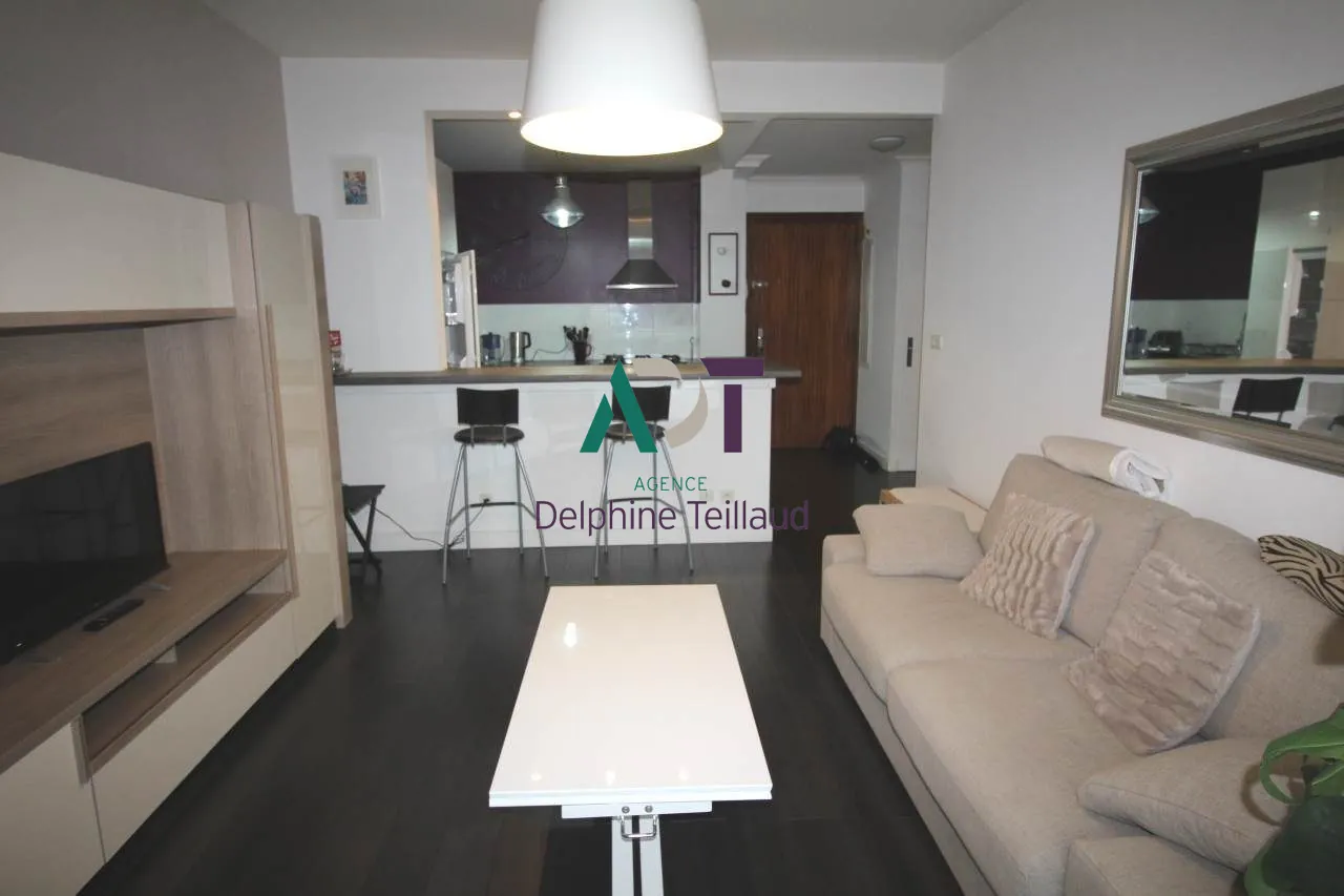 À vendre T2 meublé de 47 m² à Grenoble avec balcon et parking 
