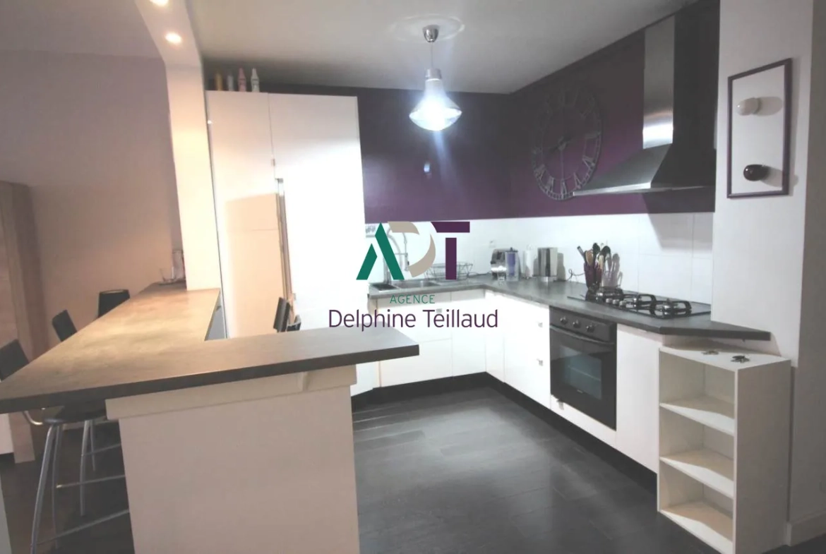 À vendre T2 meublé de 47 m² à Grenoble avec balcon et parking 