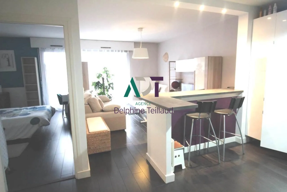 À vendre T2 meublé de 47 m² à Grenoble avec balcon et parking 
