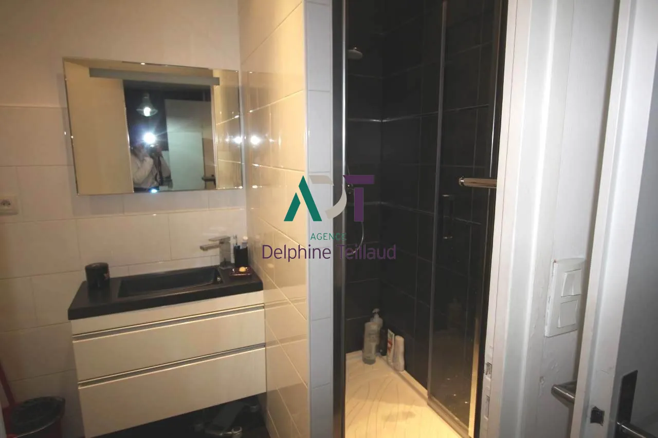 À vendre T2 meublé de 47 m² à Grenoble avec balcon et parking 