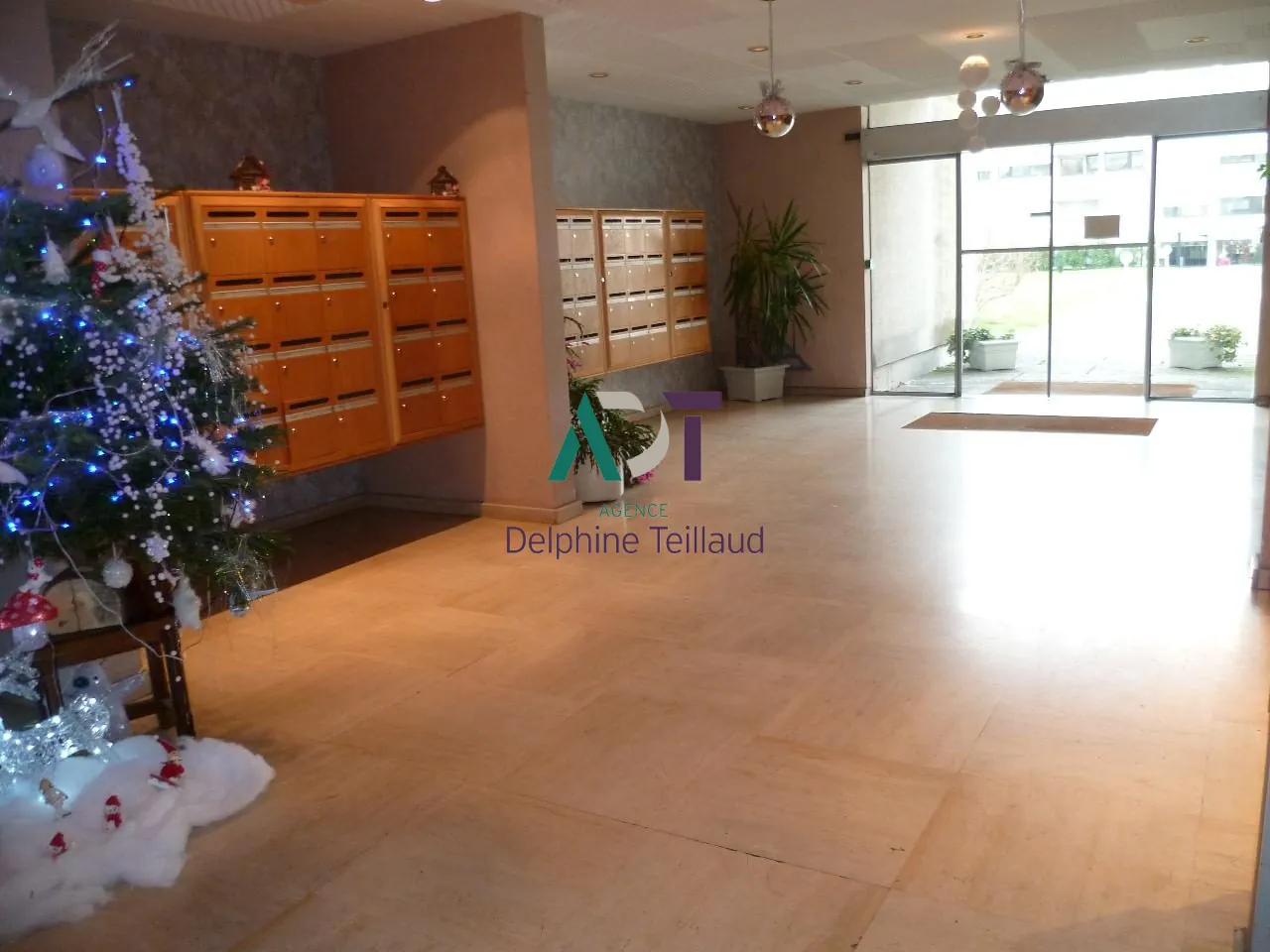 À vendre T2 meublé de 47 m² à Grenoble avec balcon et parking 