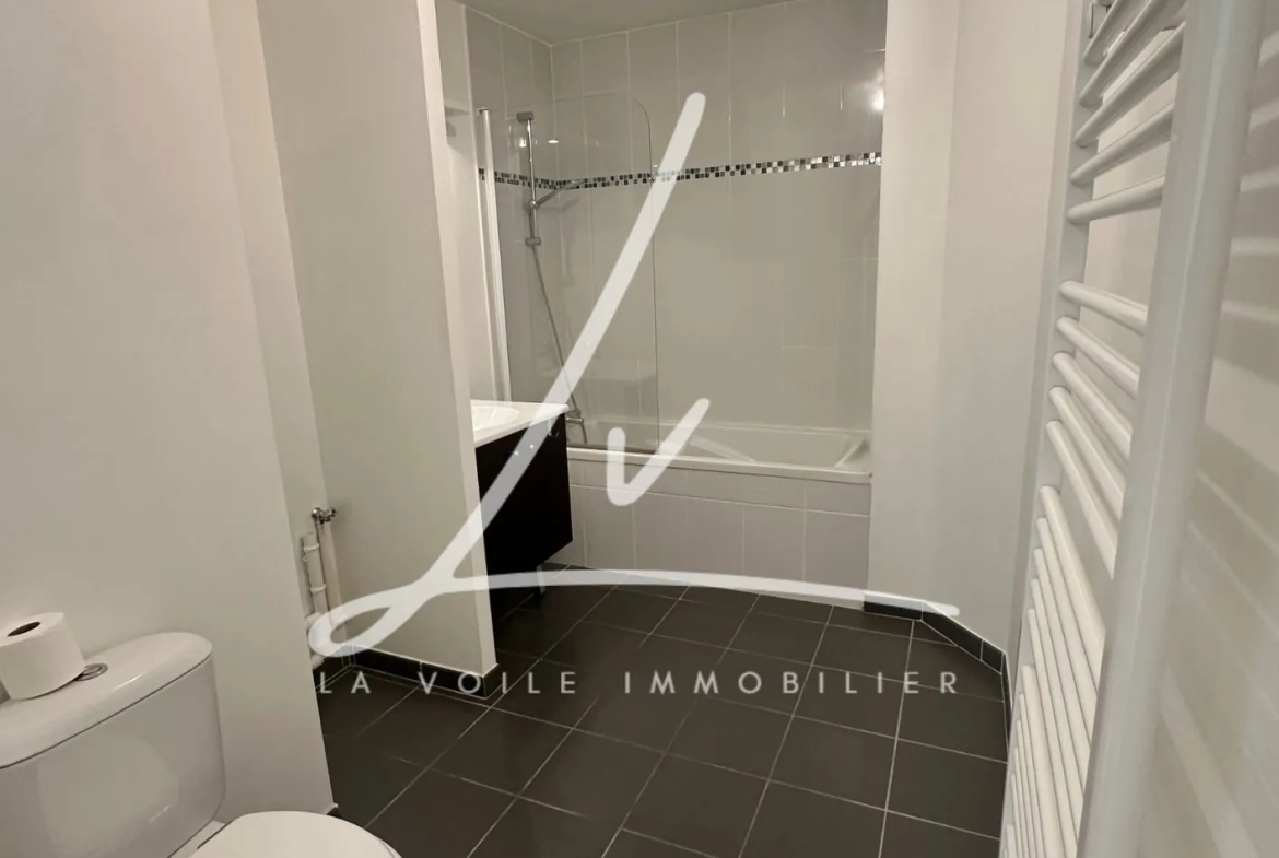 Appartement 2 pièces à Caen dans résidence récente avec balcon et parking 