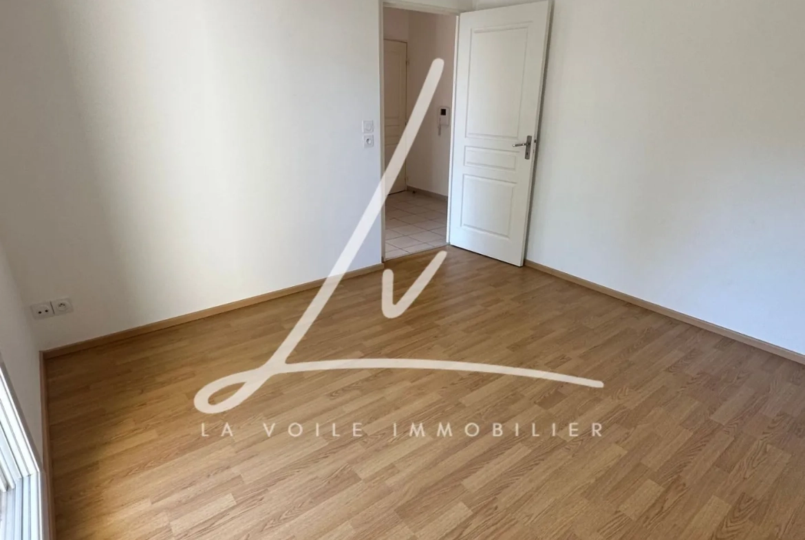 Appartement 2 pièces à Caen dans résidence récente avec balcon et parking 