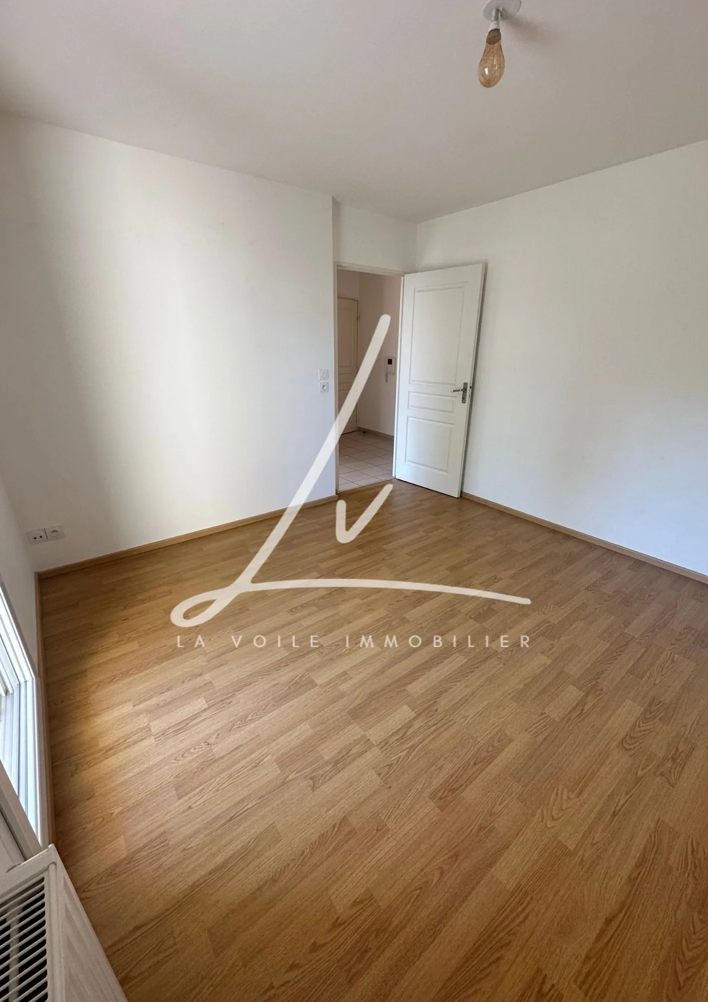 Appartement 2 pièces à Caen dans résidence récente avec balcon et parking 