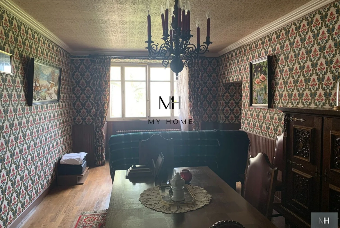 Maison à vendre dans les Alpes Mancelles avec dépendance, garage et jardin clos 