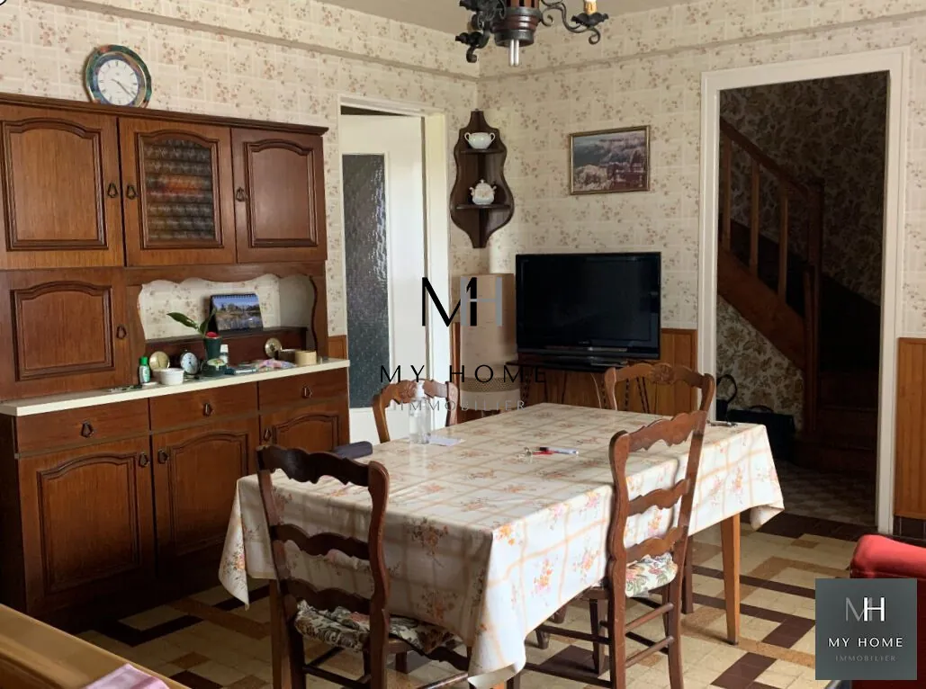 Maison à vendre dans les Alpes Mancelles avec dépendance, garage et jardin clos 