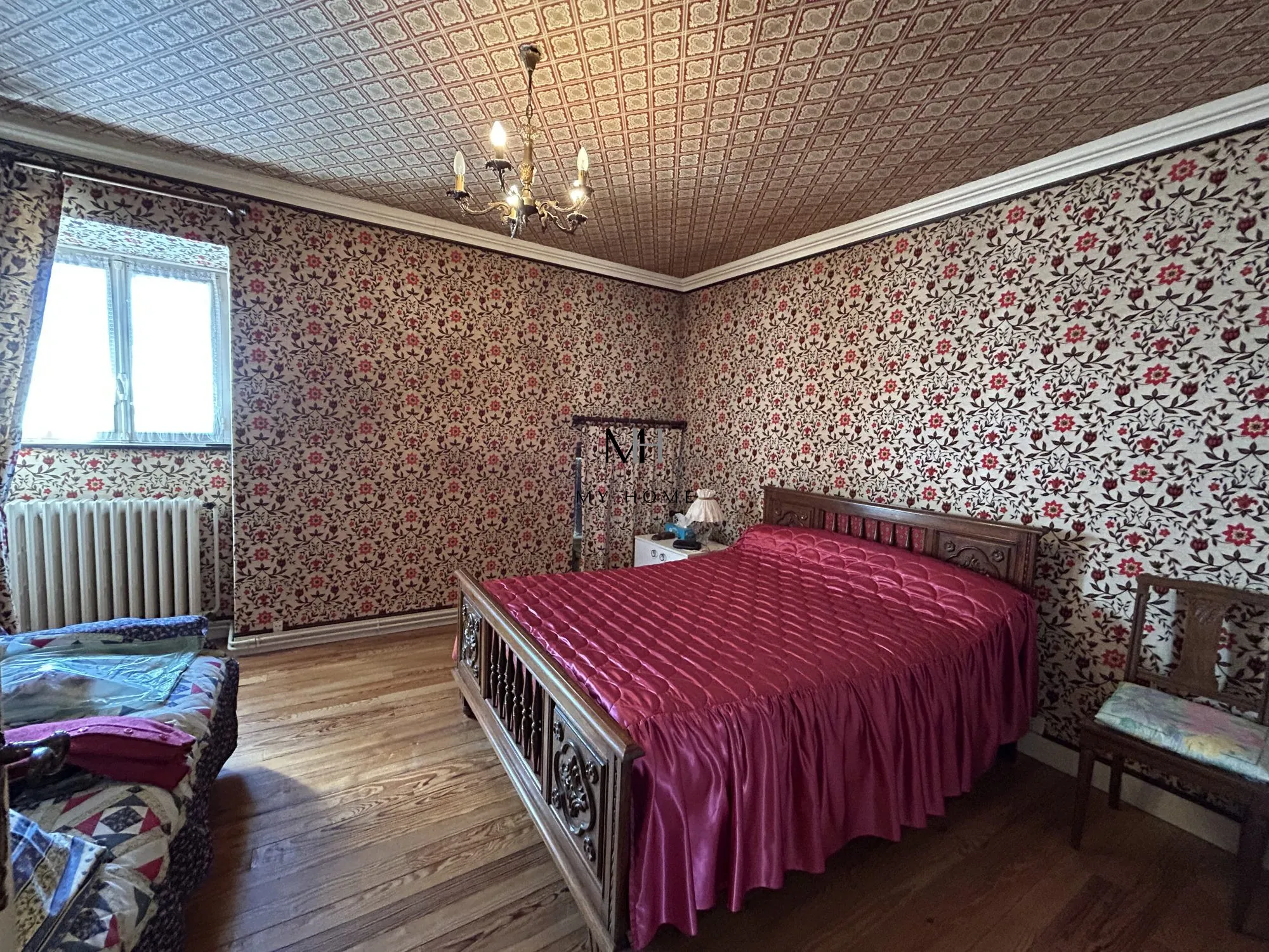 Maison à vendre dans les Alpes Mancelles avec dépendance, garage et jardin clos 