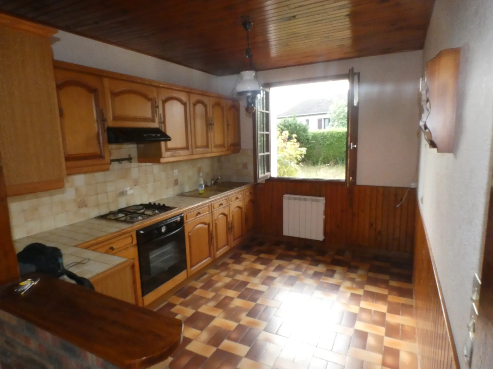 Maison familiale avec sous-sol total à Migennes – Spacieuse et fonctionnelle 