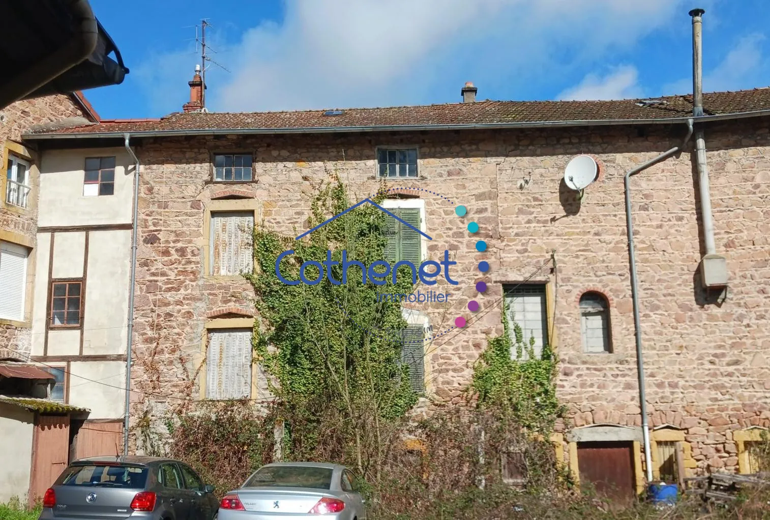 Maison à rénover à Cours - Opportunité d'investissement avec fort potentiel 